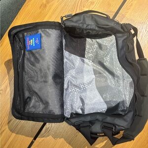 Baboon To the Moon Black mini go bag 32 L